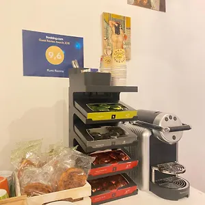 https://rumi-rooms.it-lombardy.com