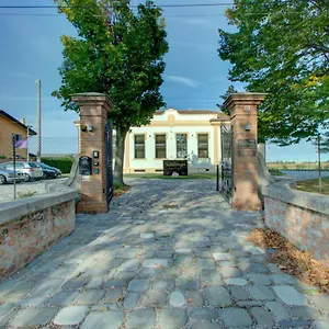 Resilienza 3*, Mira Italie